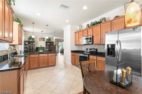 11430 Icarus Cir, Lehigh Acres FL - photo 10 of 36