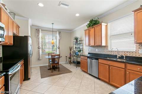11430 Icarus Cir, Lehigh Acres FL - photo 12 of 36