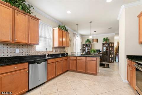 11430 Icarus Cir, Lehigh Acres FL - photo 13 of 36