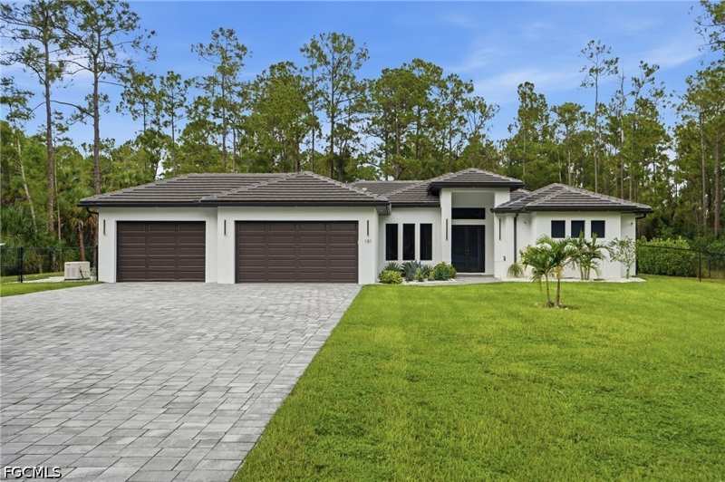 4 bedroom SingleFamilyResidence at 181 18th Ave NW, Golden Gate Estates, Naples — photo 1