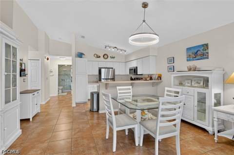 4041 SE 11th Pl 207, Cape Coral FL - photo 7 of 45
