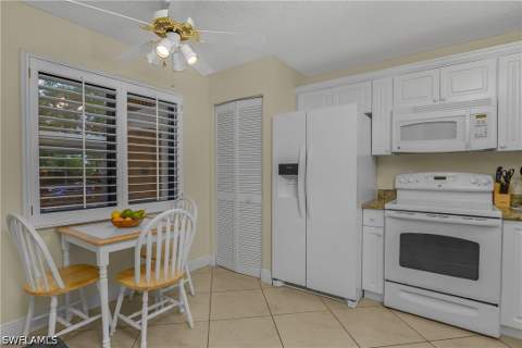 5708 Deauville Cir J102, Naples FL - photo 7 of 26