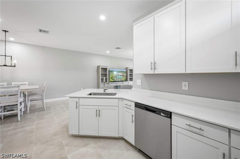 2 bedroom Attached at 19568 Hinkley Dr, Verdana Village, Estero — photo 5