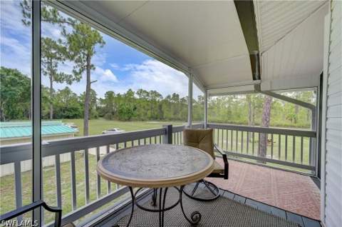 985 Honeybee Dr, Naples FL - photo 7 of 32