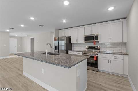 545 Oakshire Ln, Lehigh Acres FL - photo 14 of 21