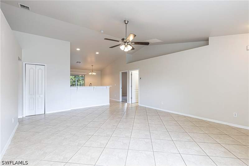 3 bedroom SingleFamilyResidence at 725 Kari Cir, Lehigh Acres, Lehigh Acres — photo 3