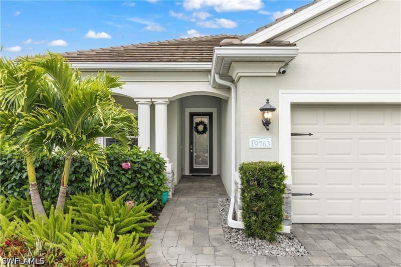 3 bedroom SingleFamilyResidence at 19763 Coconut Harbor Cir, Coconut Cove, Fort Myers — photo 4