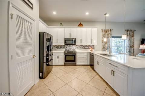 2569 Keystone Lake Dr, Cape Coral FL - photo 6 of 39