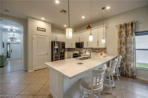 2569 Keystone Lake Dr, Cape Coral FL - photo 8 of 39