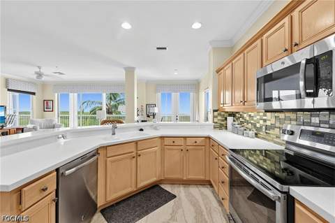 9121 Southmont Cv 302, Fort Myers FL - photo 9 of 40