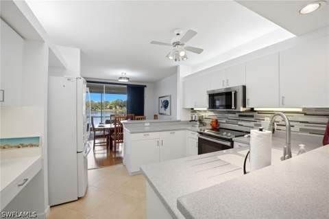 2476 Orchid Bay Dr 103, Naples FL - photo 10 of 36