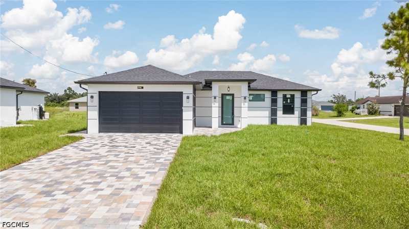 3 bedroom SingleFamilyResidence at 2700 11Th St SW, Lehigh Acres, Lehigh Acres — photo 1