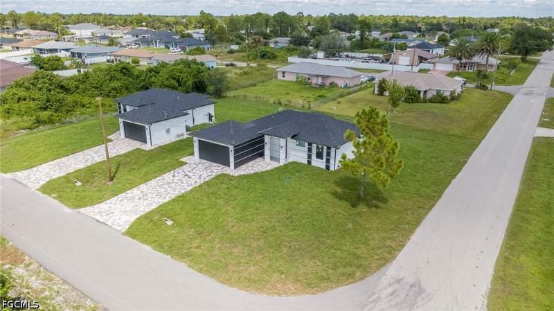 3 bedroom SingleFamilyResidence at 2700 11Th St SW, Lehigh Acres, Lehigh Acres — photo 2