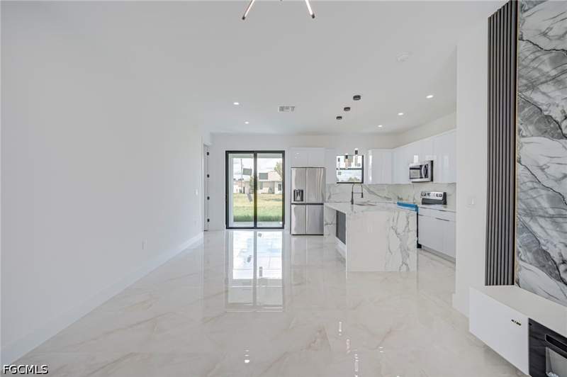 3 bedroom SingleFamilyResidence at 2700 11Th St SW, Lehigh Acres, Lehigh Acres — photo 3