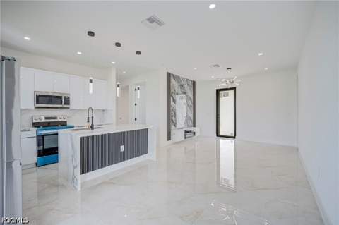 2700 11Th St SW, Lehigh Acres FL - photo 7 of 32
