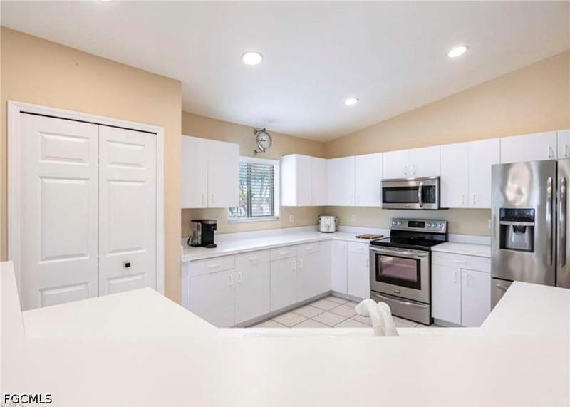 3 bedroom Condominium at 8451 Southbridge Dr 3, Southwind, Estero — photo 5