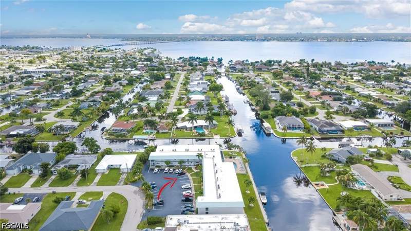 2 bedroom Condominium at 4940 Vincennes St 204, Coralair, Cape Coral — photo 2
