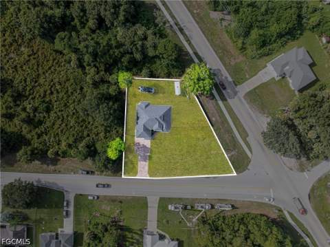 810 Sentinela Blvd, Lehigh Acres FL - photo 7 of 38