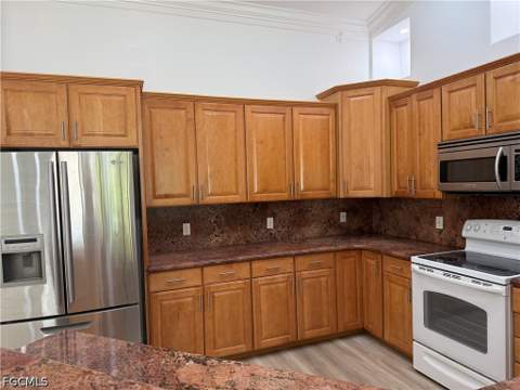 2712 25th St W, Lehigh Acres FL - photo 12 of 39