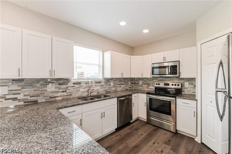 3 bedroom SingleFamilyResidence at 3608 39th St SW, Lehigh Acres, Lehigh Acres — photo 4