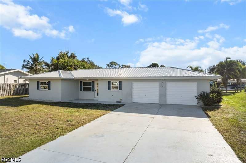 3 bedroom SingleFamilyResidence at 1956 Indian Creek Dr, Riverbend, North Fort Myers — photo 1