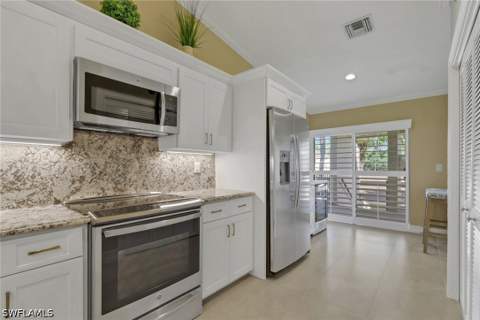 5270 Fox Hollow Dr 607, Naples FL - photo 12 of 48