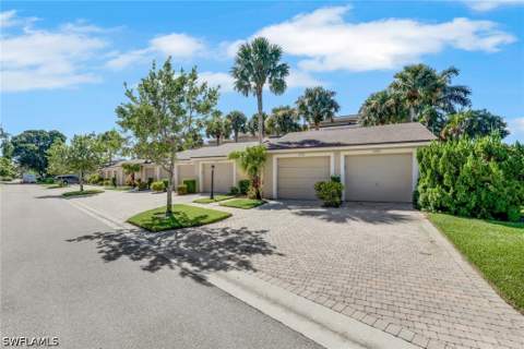 5270 Fox Hollow Dr 607, Naples FL - photo 8 of 48