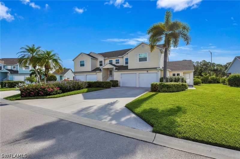 2 bedroom Condominium at 1542 Trafalgar Ln A, Trafalgar Square, Naples — photo 1