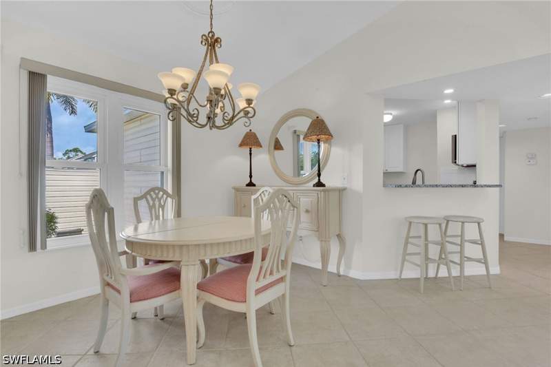 2 bedroom Condominium at 1542 Trafalgar Ln A, Trafalgar Square, Naples — photo 5