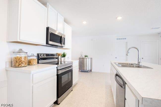 4 bedroom SingleFamilyResidence at 5020 N Rosebud Cir, Labelle, Labelle — photo 3