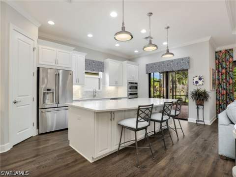 8477 Sevilla Ct, Naples FL - photo 12 of 48