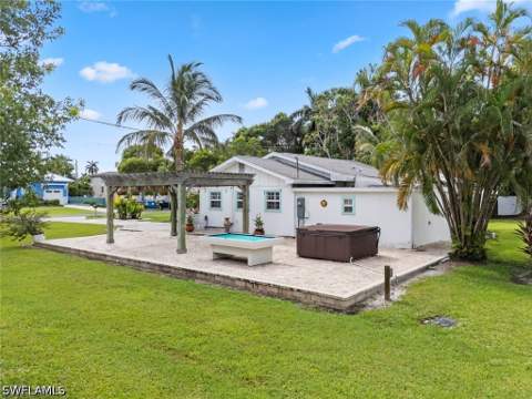 560 9th Ave S, Naples FL - photo 18 of 23