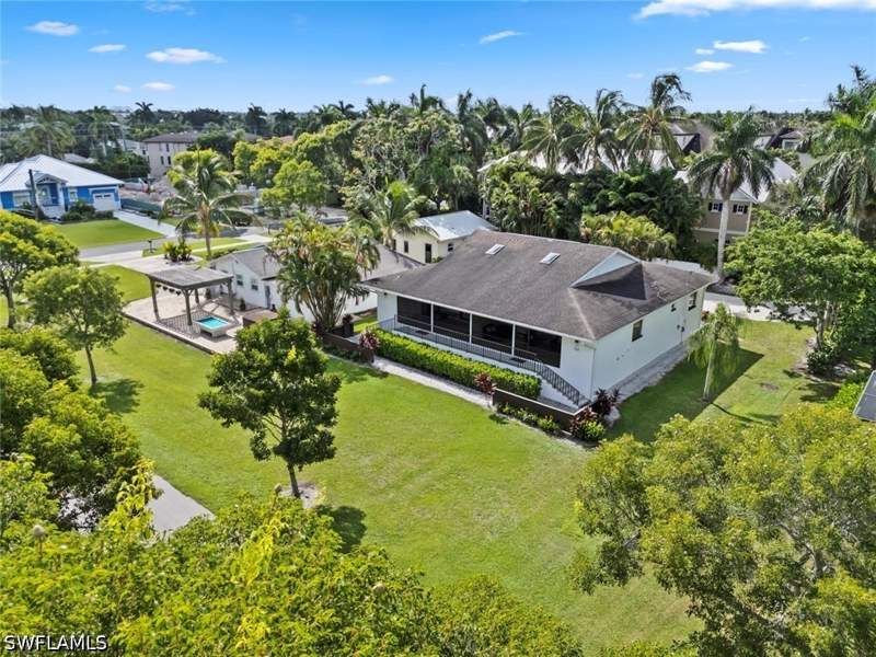 4 bedroom Duplex at 560 9th Ave S, Olde Naples, Naples — photo 3