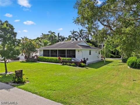 560 9th Ave S, Naples FL - photo 6 of 23