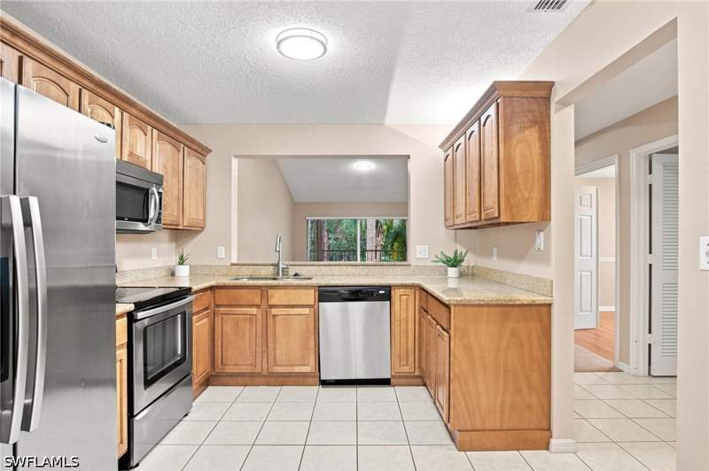 3 bedroom Condominium at 749 Landover Cir 203, Newcastle, Naples — photo 3