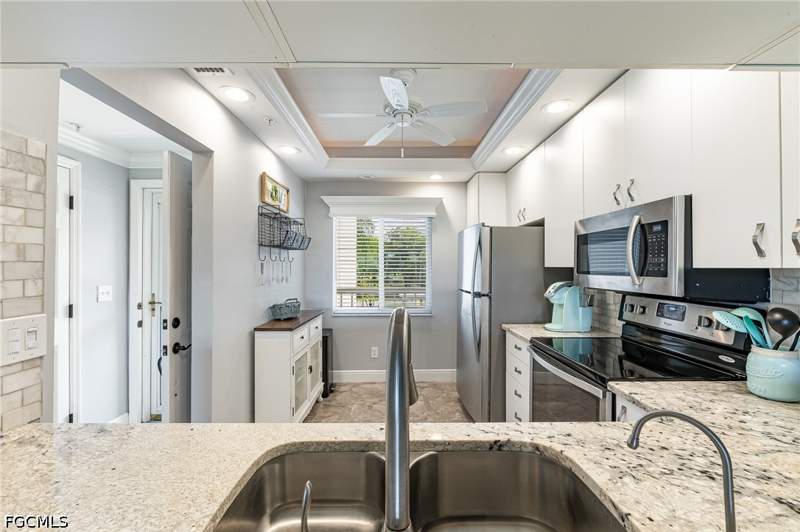 2 bedroom Condominium at 14891 Hole In One Cir 205, Golfview Golf & Racquet Club, Fort Myers — photo 5
