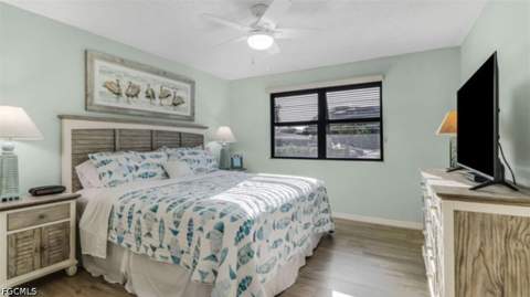 543 Seaview Ct J1, Marco Island FL - photo 18 of 33