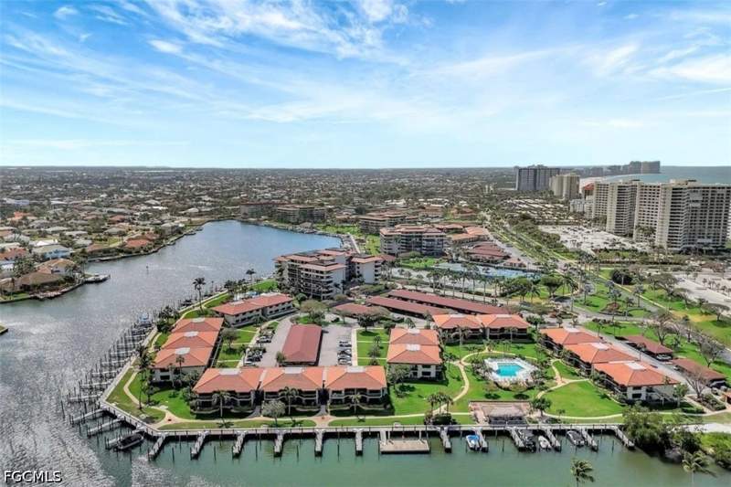 2 bedroom Condominium at 543 Seaview Ct J1, South Seas Club Condo, Marco Island — photo 3