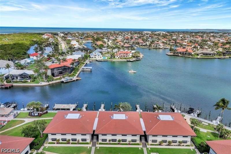 2 bedroom Condominium at 543 Seaview Ct J1, South Seas Club Condo, Marco Island — photo 5