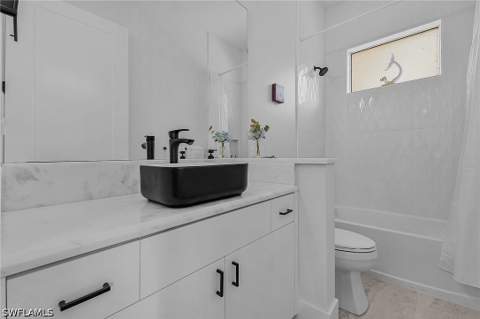 2499 Pine St, Naples FL - photo 11 of 17