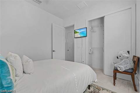 2499 Pine St, Naples FL - photo 12 of 17
