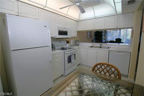 14931 Park Lake Dr 303, Fort Myers FL - photo 10 of 33