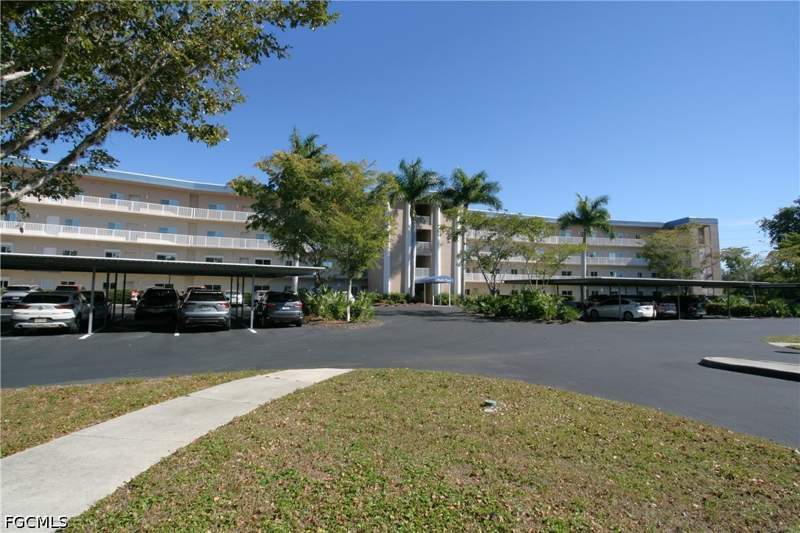 2 bedroom Condominium at 14931 Park Lake Dr 303, The Park At Lakewood, Fort Myers — photo 2
