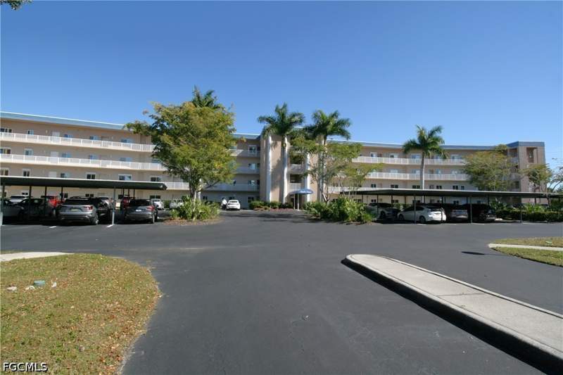 2 bedroom Condominium at 14931 Park Lake Dr 303, The Park At Lakewood, Fort Myers — photo 3