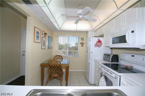 14931 Park Lake Dr 303, Fort Myers FL - photo 6 of 33