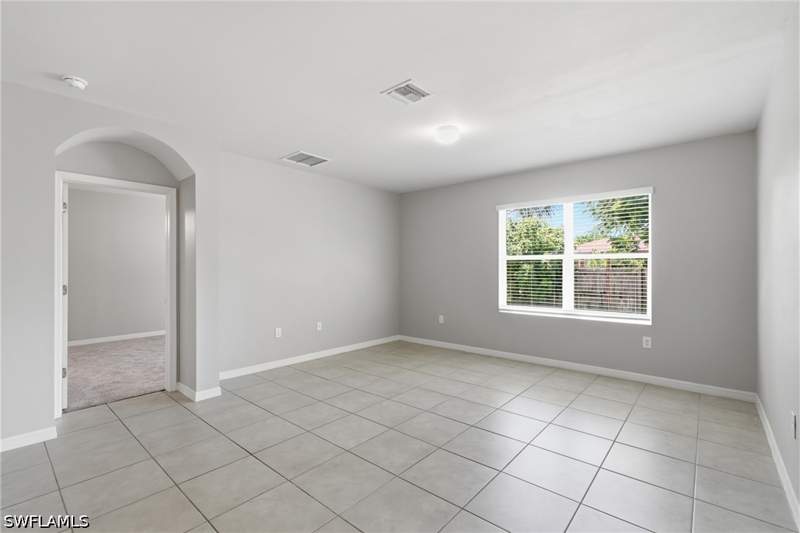 4 bedroom SingleFamilyResidence at 27580 Los Amigos Ln, Arroyal Heights, Bonita Springs — photo 4