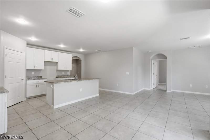 4 bedroom SingleFamilyResidence at 27580 Los Amigos Ln, Arroyal Heights, Bonita Springs — photo 5