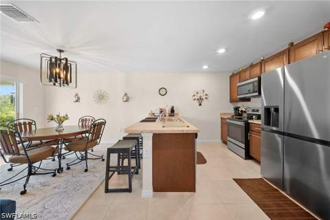 544 Woodview Dr, Lehigh Acres FL - photo 10 of 31