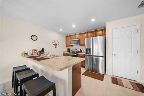 544 Woodview Dr, Lehigh Acres FL - photo 11 of 31