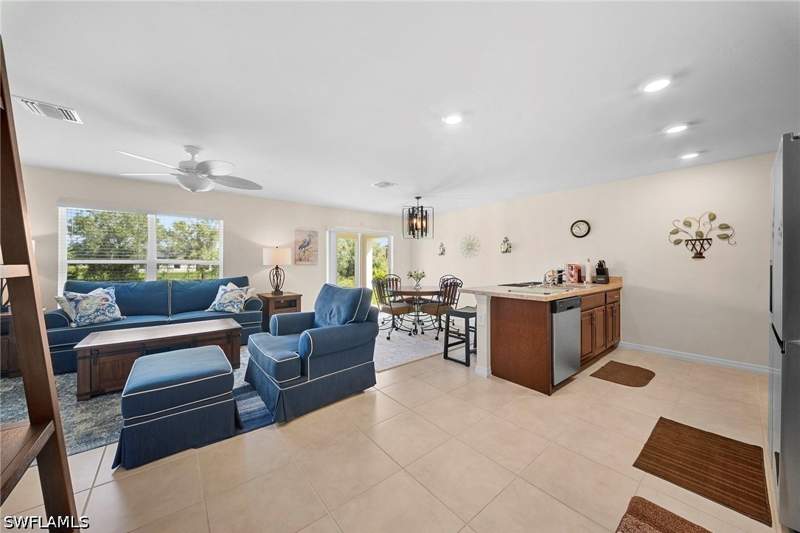 4 bedroom SingleFamilyResidence at 544 Woodview Dr, Lehigh Acres, Lehigh Acres — photo 4